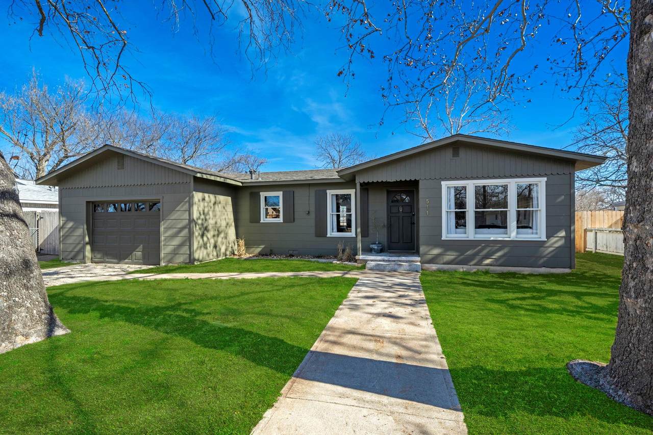 511 Olive St - Photo 1