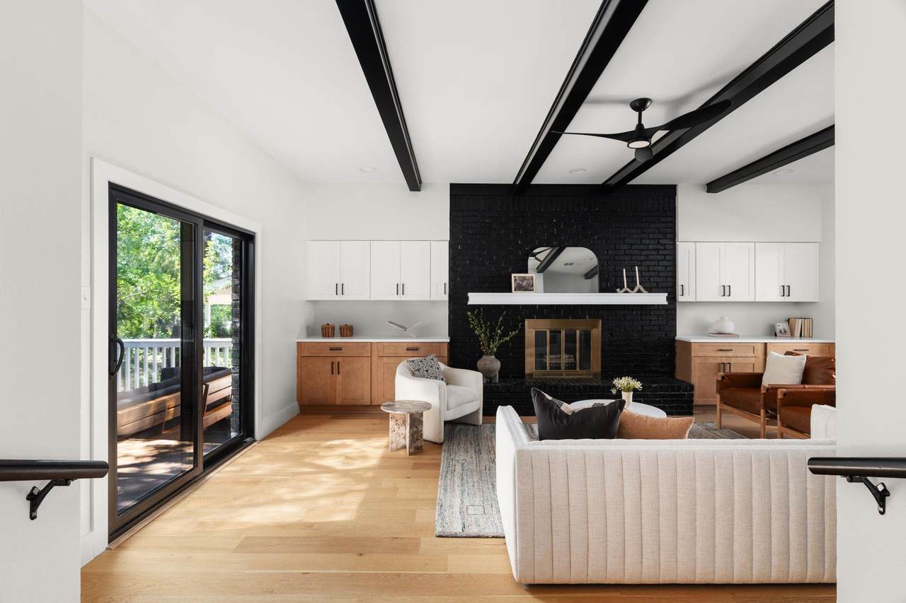 10905 Chateau Hl - Photo 1