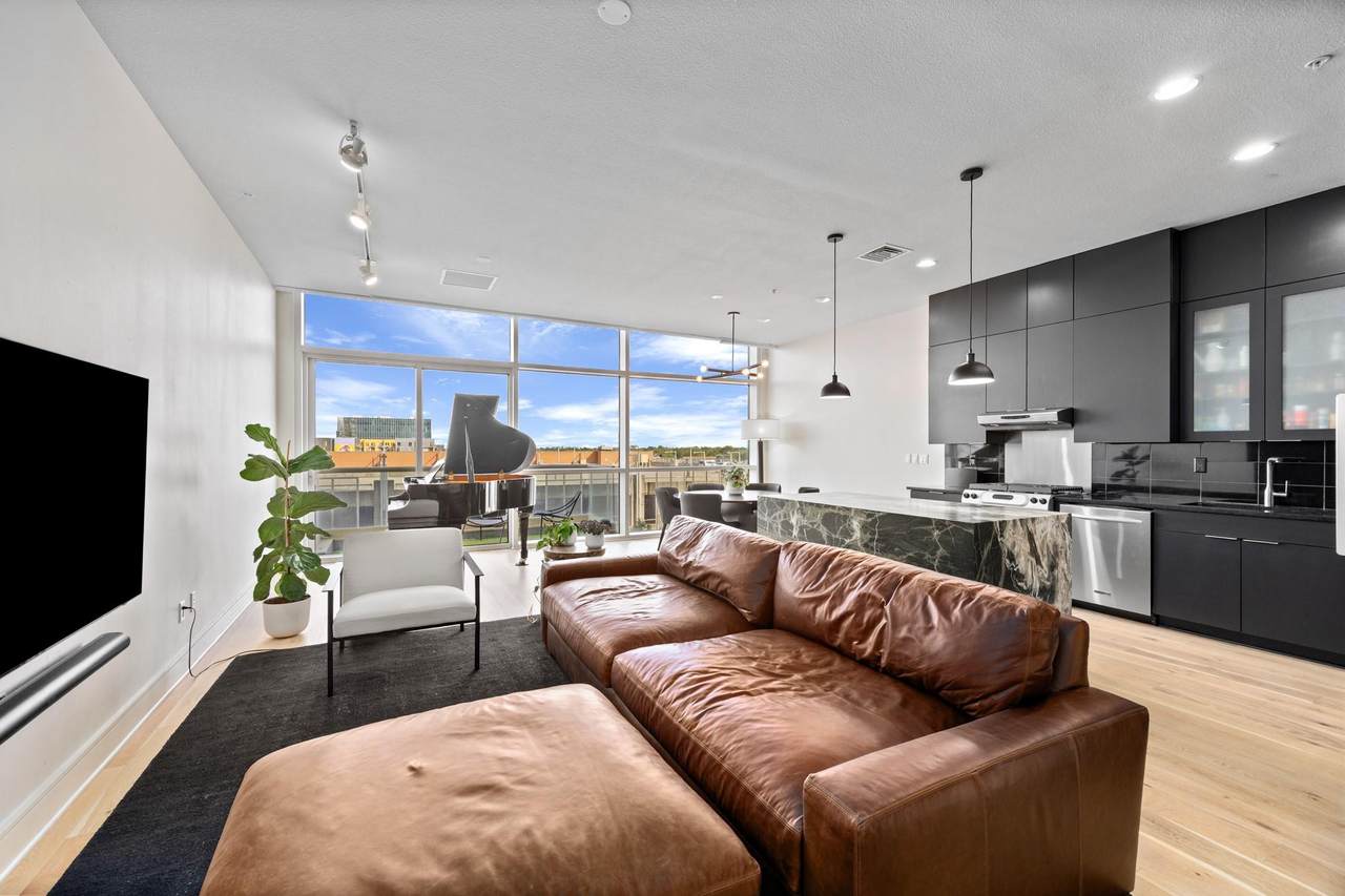 555 5th St - Photo 1