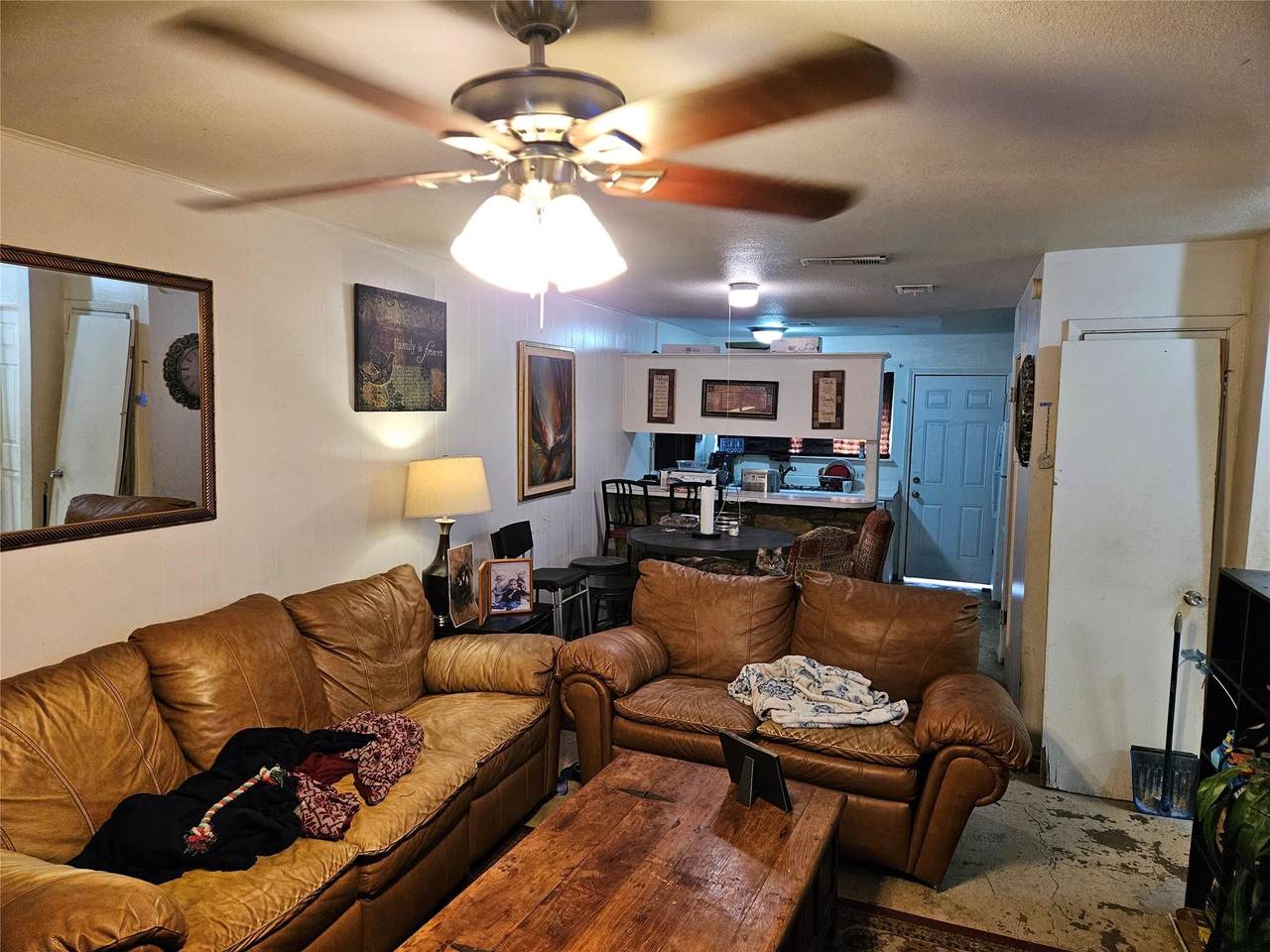 https://bt-photos.global.ssl.fastly.net/austin/1280_boomver_2_4405613-2.jpg