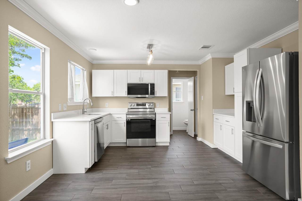 18209 Canopy Ln - Photo 1