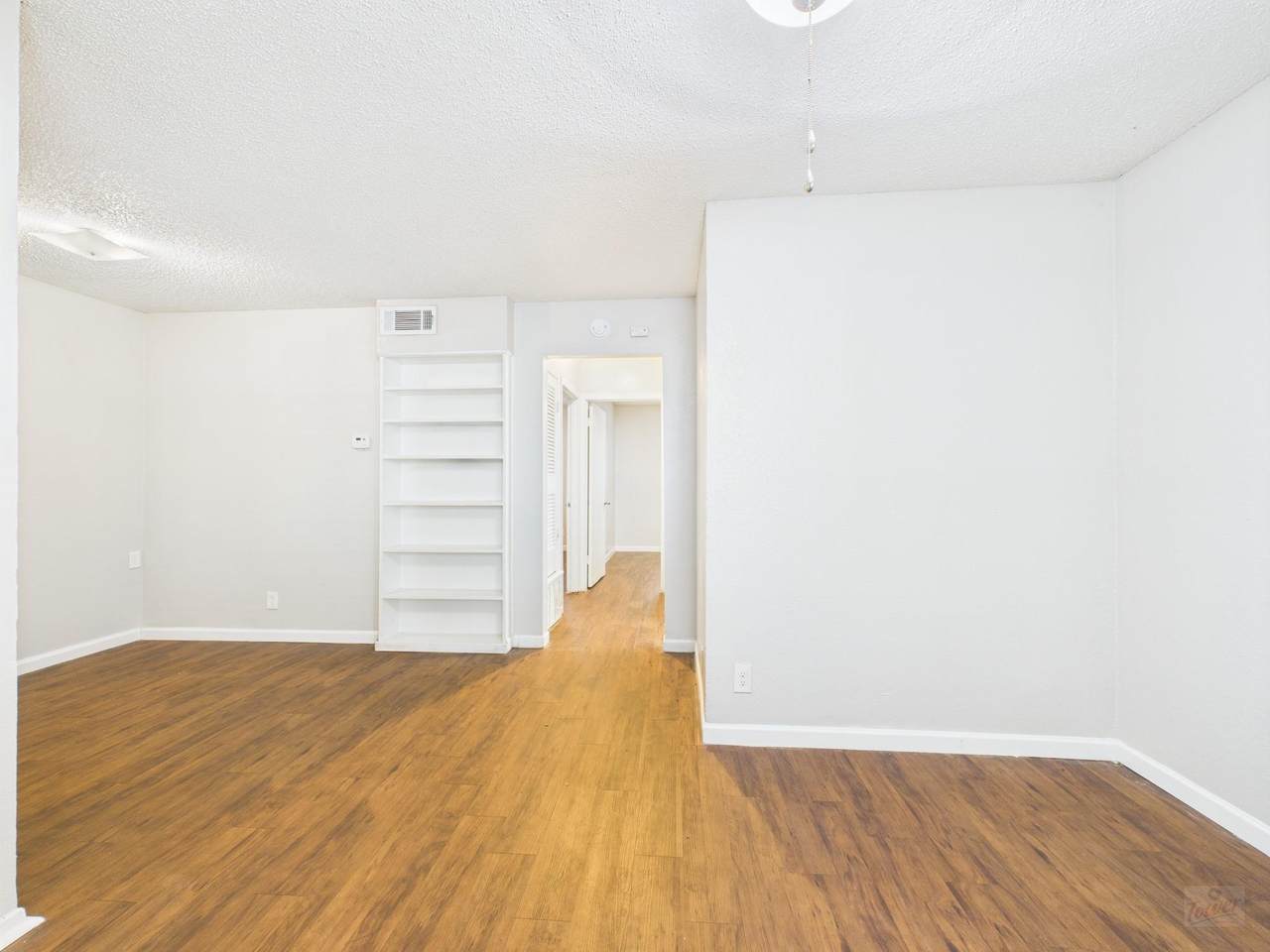 2401 Manor Rd - Photo 1