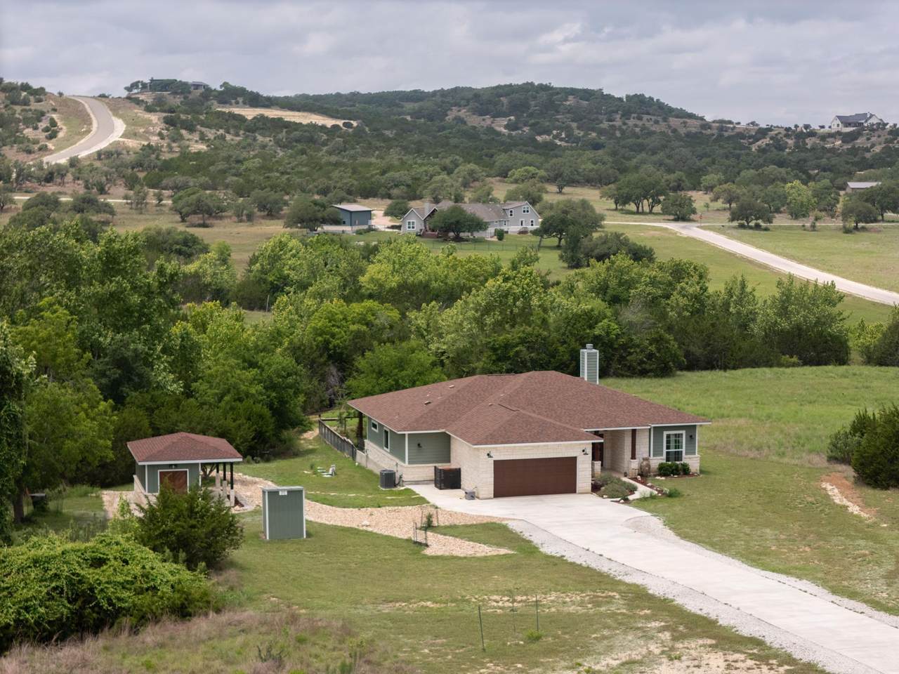202 Falling Oak Dr - Photo 1