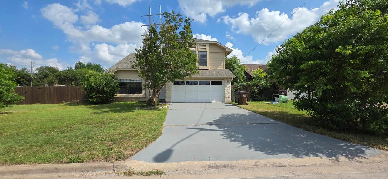 1701 Hunters Trl - Photo 1