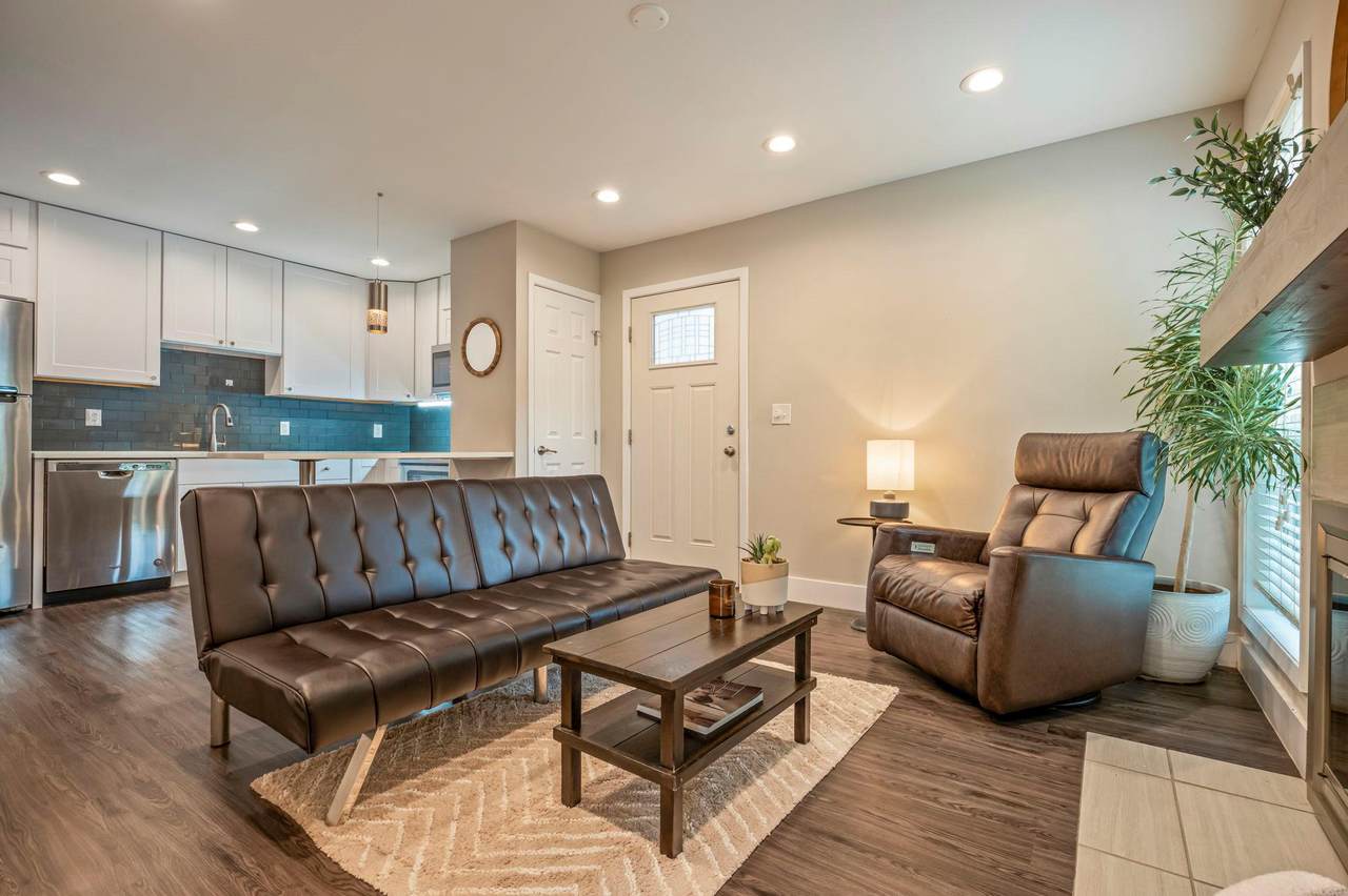 935 La Posada Dr - Photo 1