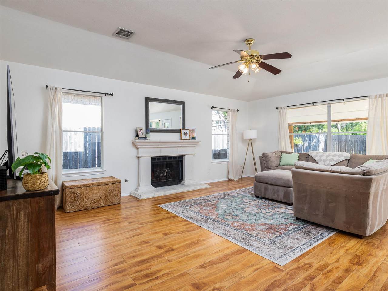 1209 Highland Dr - Photo 1