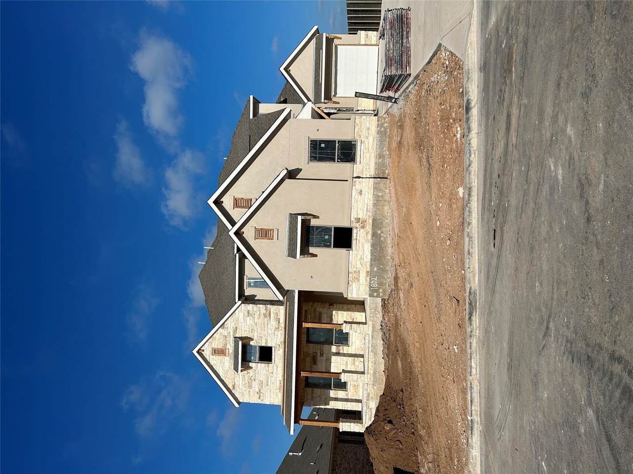 1802 Crimson Sunset Dr - Photo 1