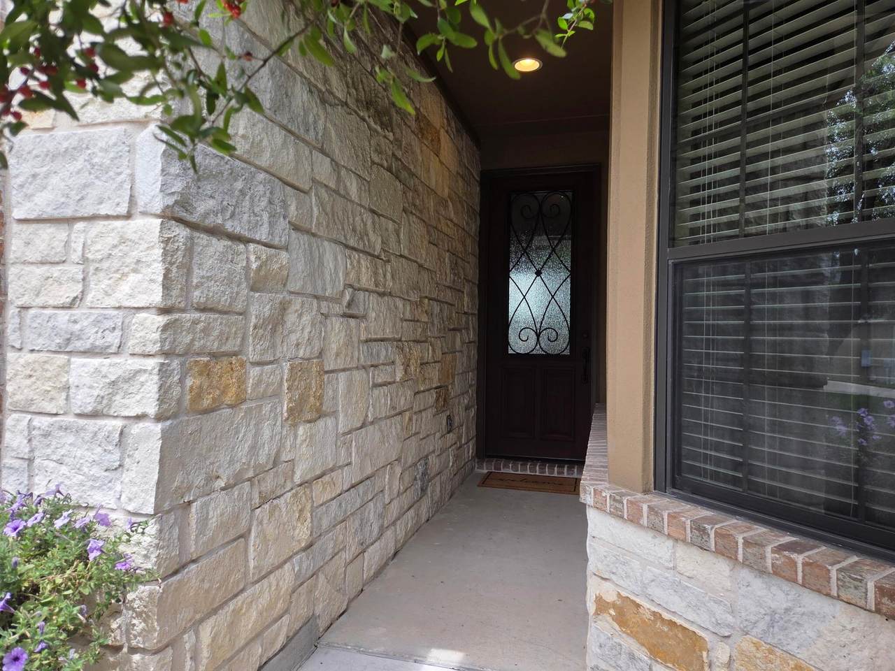 https://bt-photos.global.ssl.fastly.net/austin/1280_boomver_2_4823565-2.jpg
