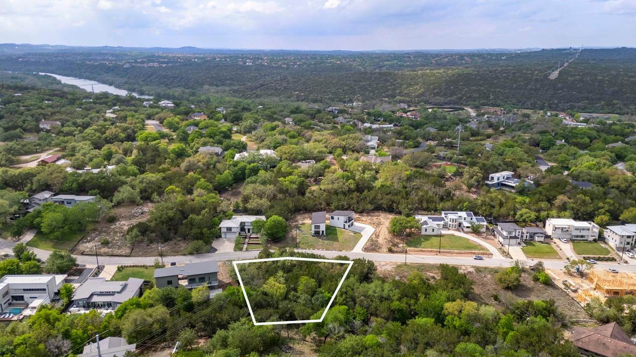 1707 Lipan Trl - Photo 1
