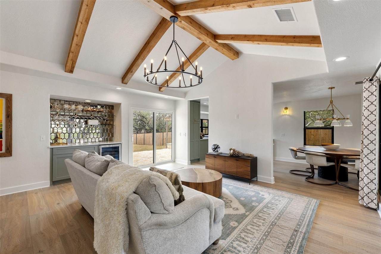 607 Liveoak Dr - Photo 1