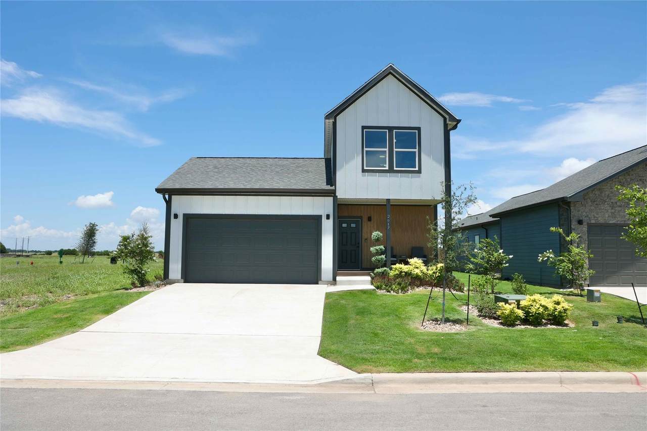 2017 Applewood Dr - Photo 1