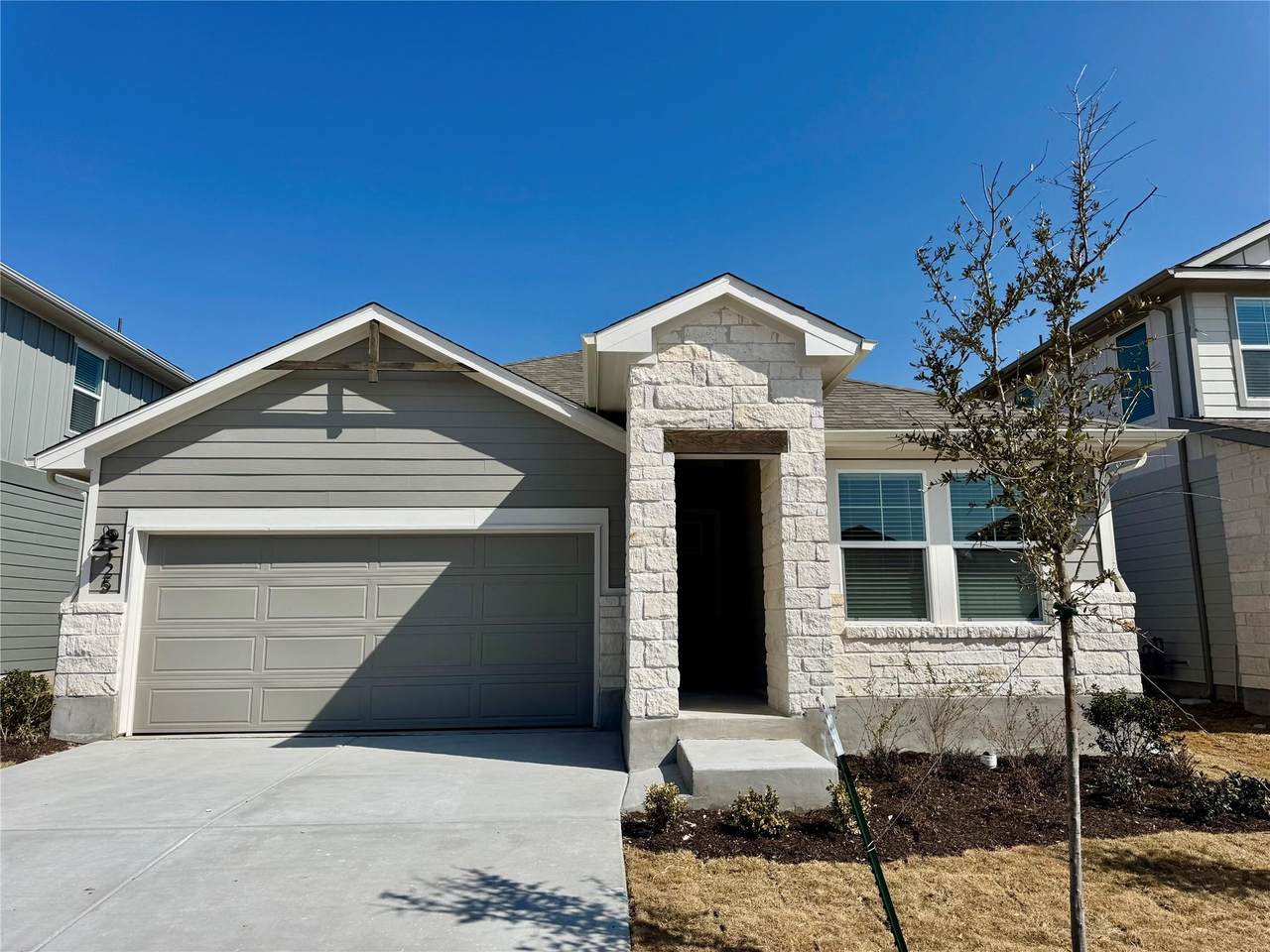 125 Holmby Dr - Photo 1