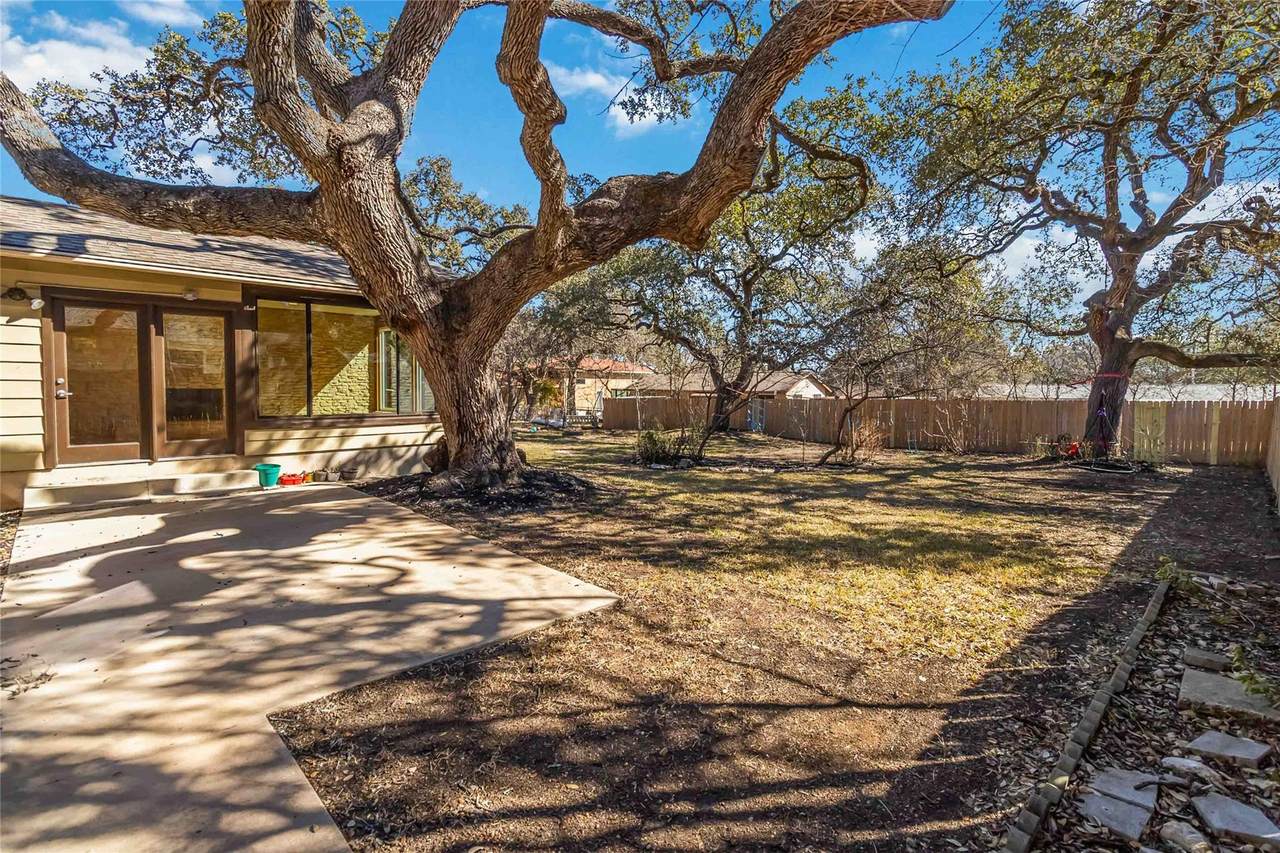 11505 Hunters Ln - Photo 1