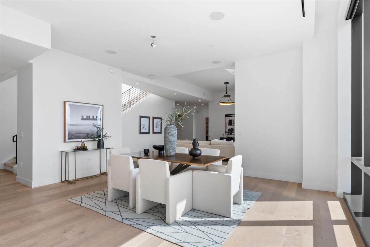 70 Rainey St - Photo 1