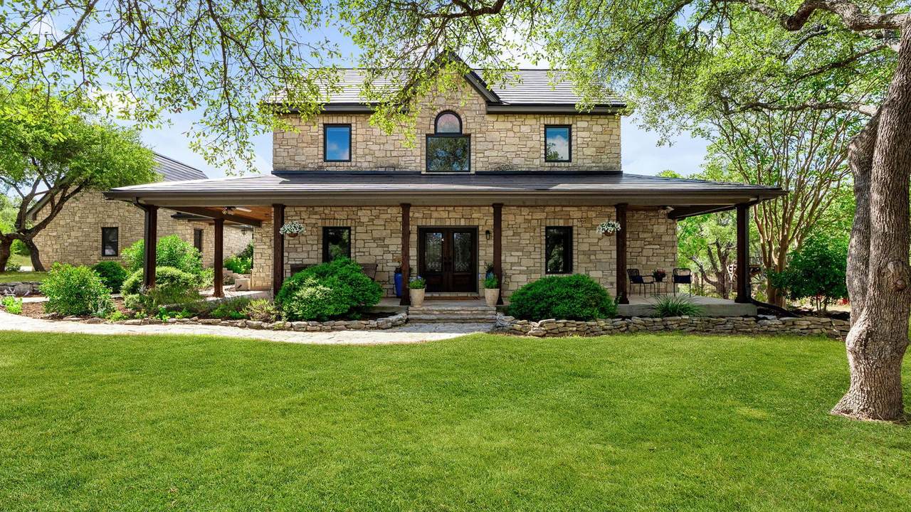 1011 Oak Meadow Dr - Photo 1