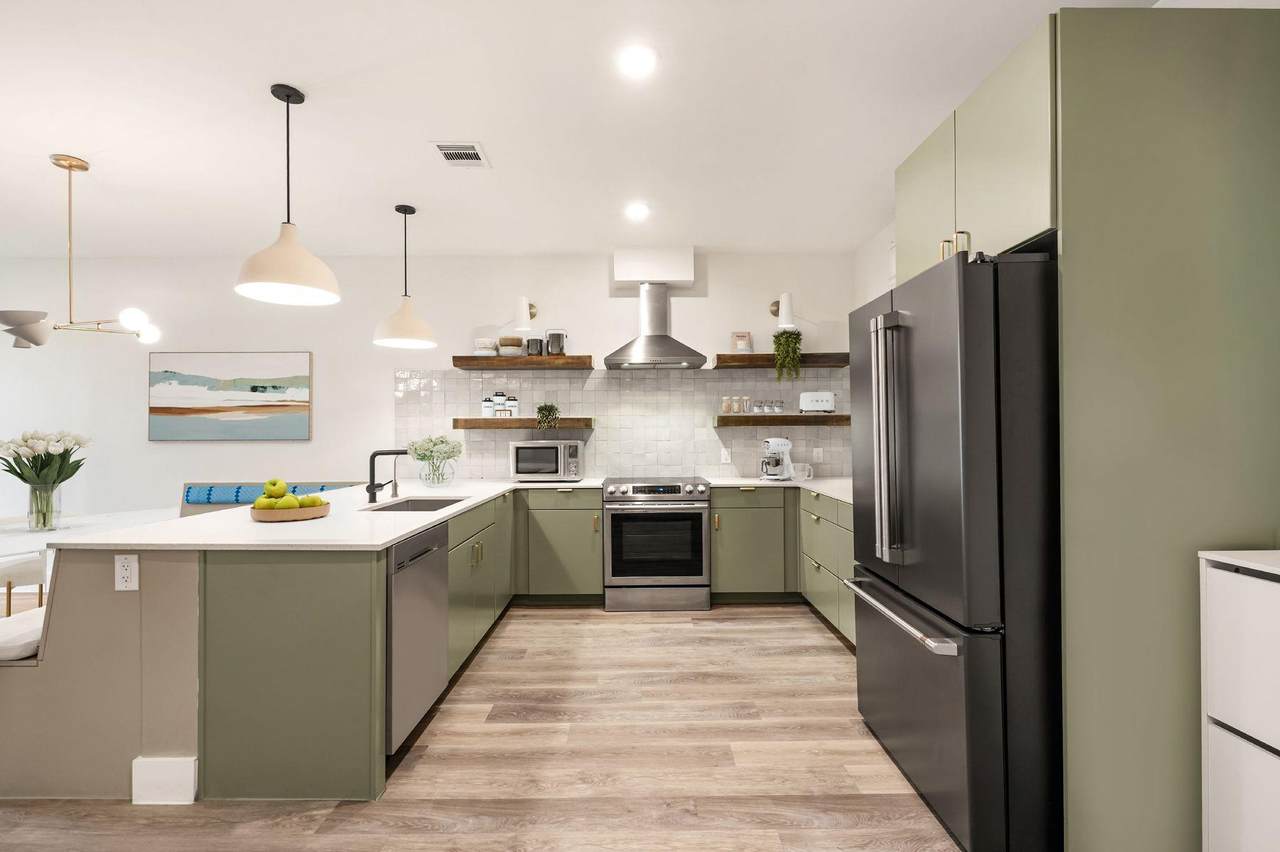 2709 5th St - Photo 1