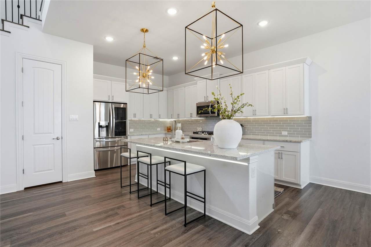 2804 Stone Branch Dr - Photo 1