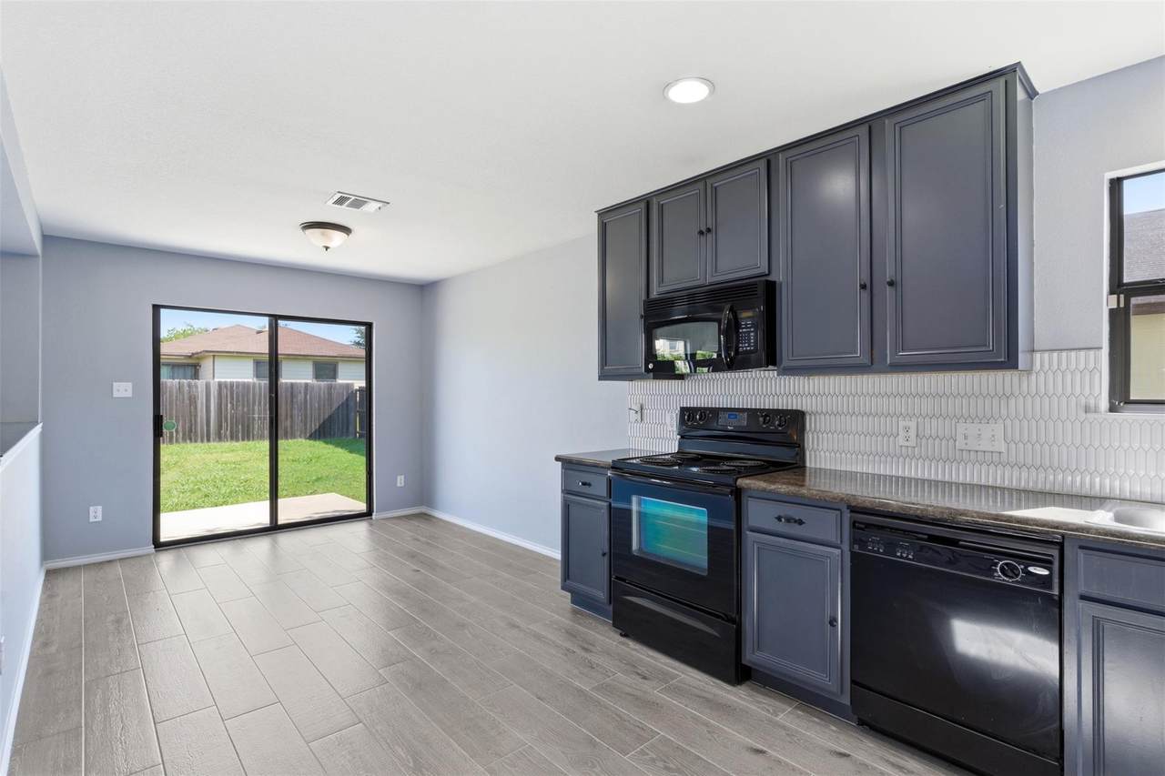 602 Yosemite Trl - Photo 1