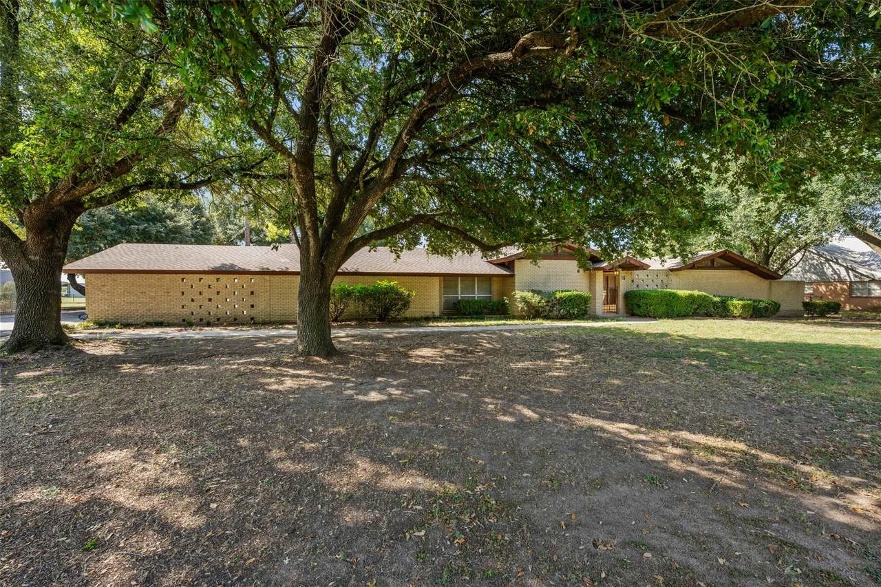 821 Central Ave - Photo 1