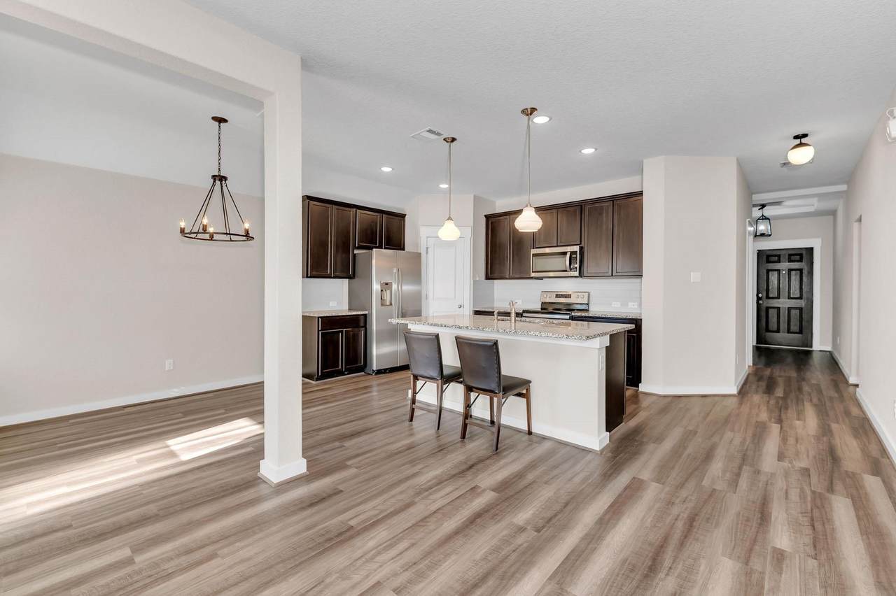 300 Colthorpe Ln - Photo 1