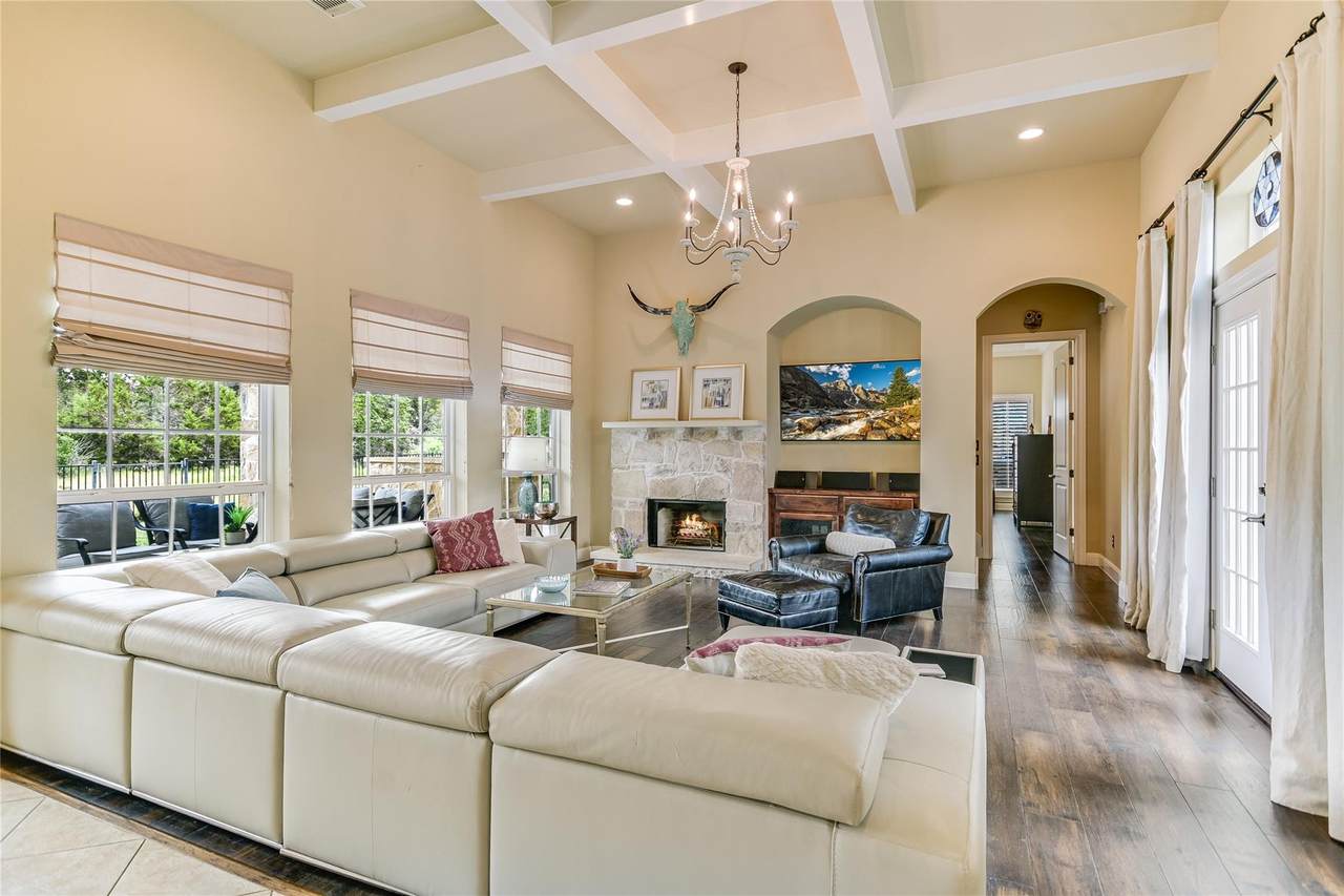 1916 Wimberly Ln - Photo 1