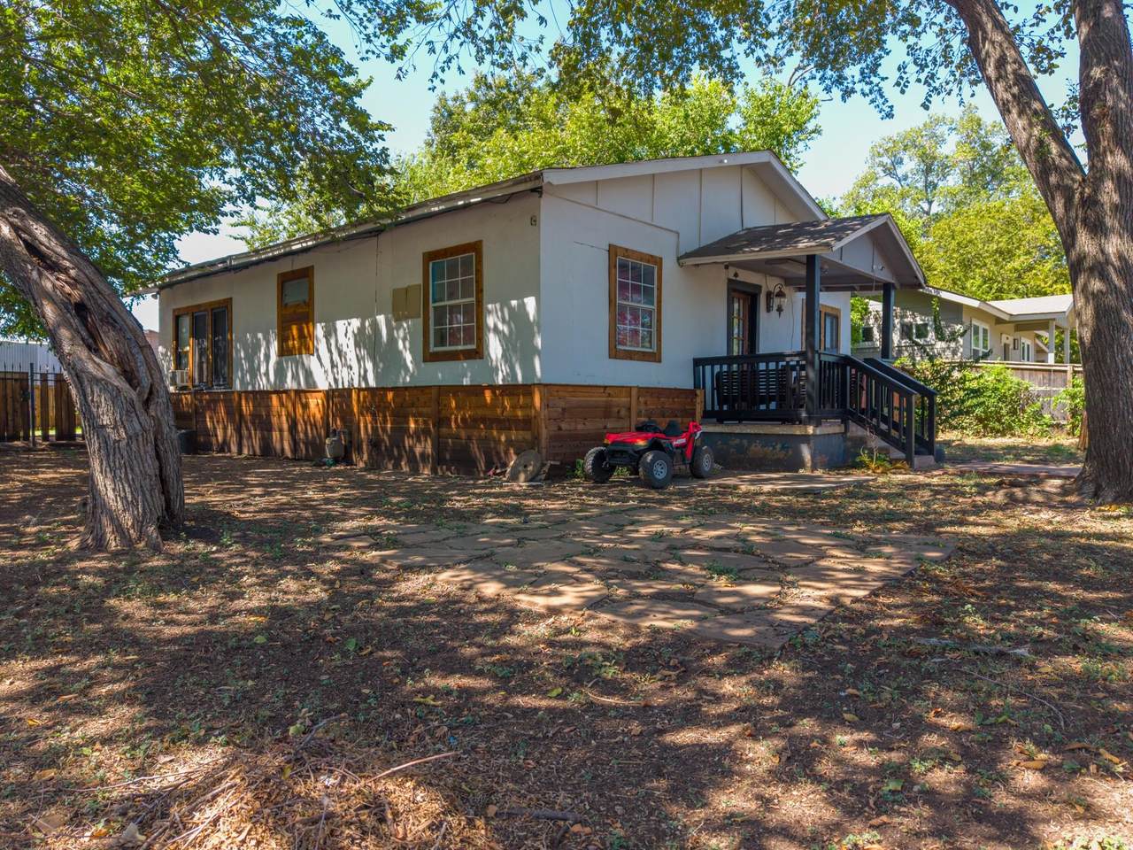 https://bt-photos.global.ssl.fastly.net/austin/1280_boomver_2_5584028-2.jpg