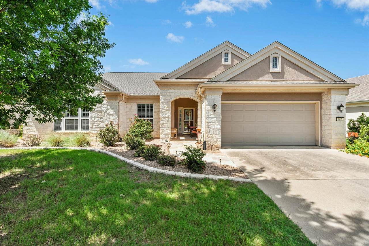 207 Breezeway Ln - Photo 1