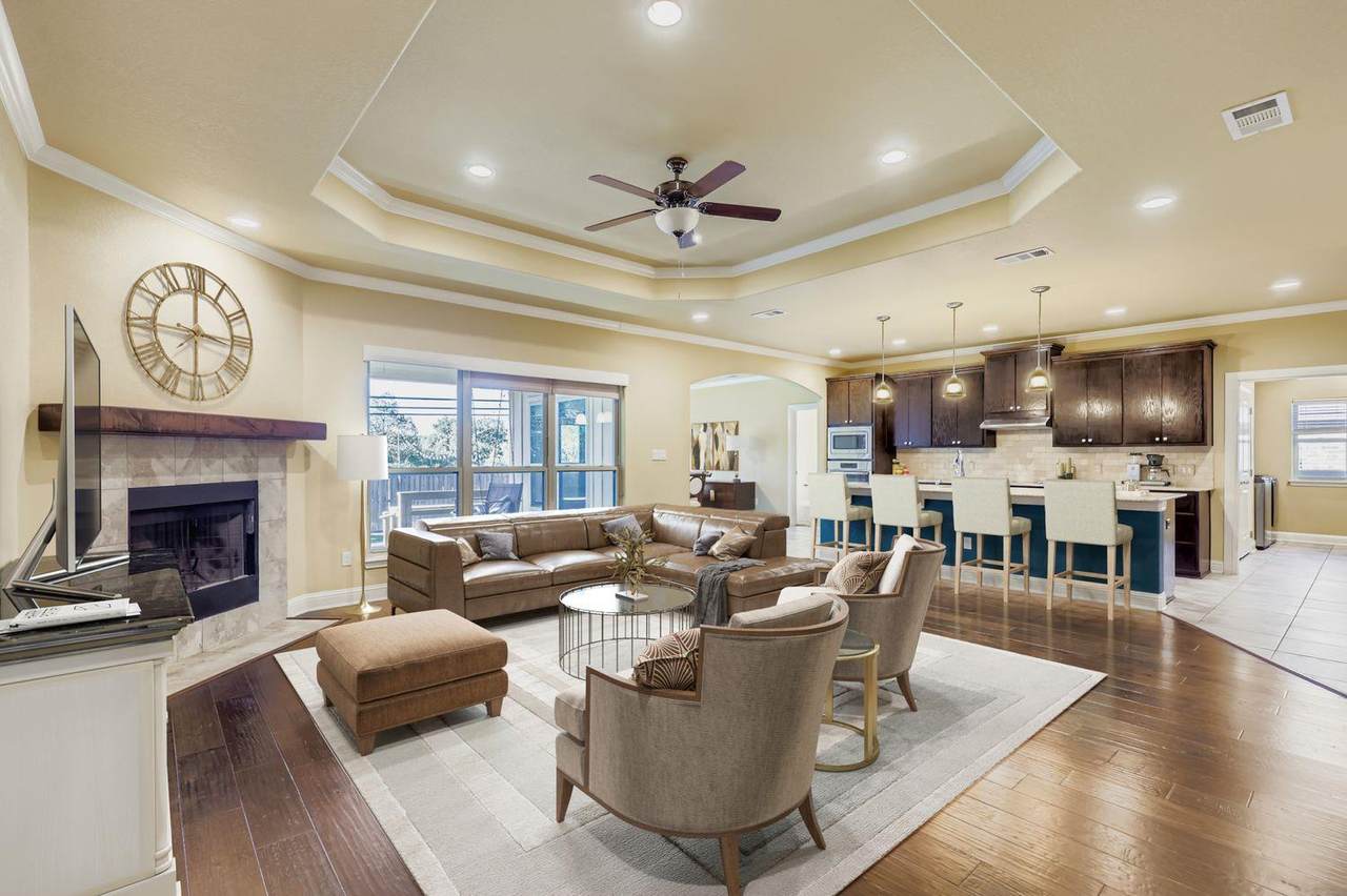 611 Algerita Dr - Photo 1