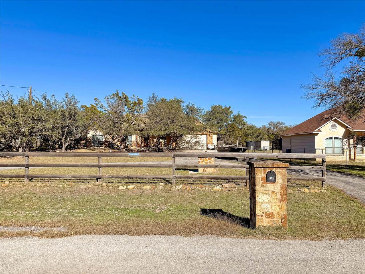 1191 Mossy Hollow Rd - Photo 1