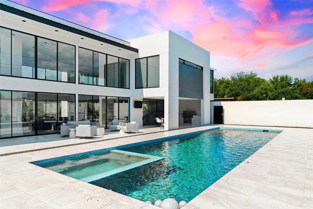 1501 Ridgecrest Dr - Photo 1