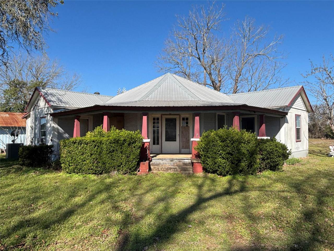 5612 Hwy 71 - Photo 1