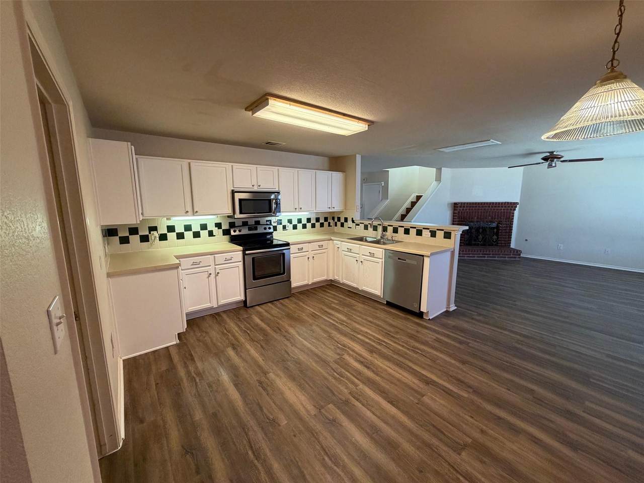 705 Riverway Ln - Photo 1