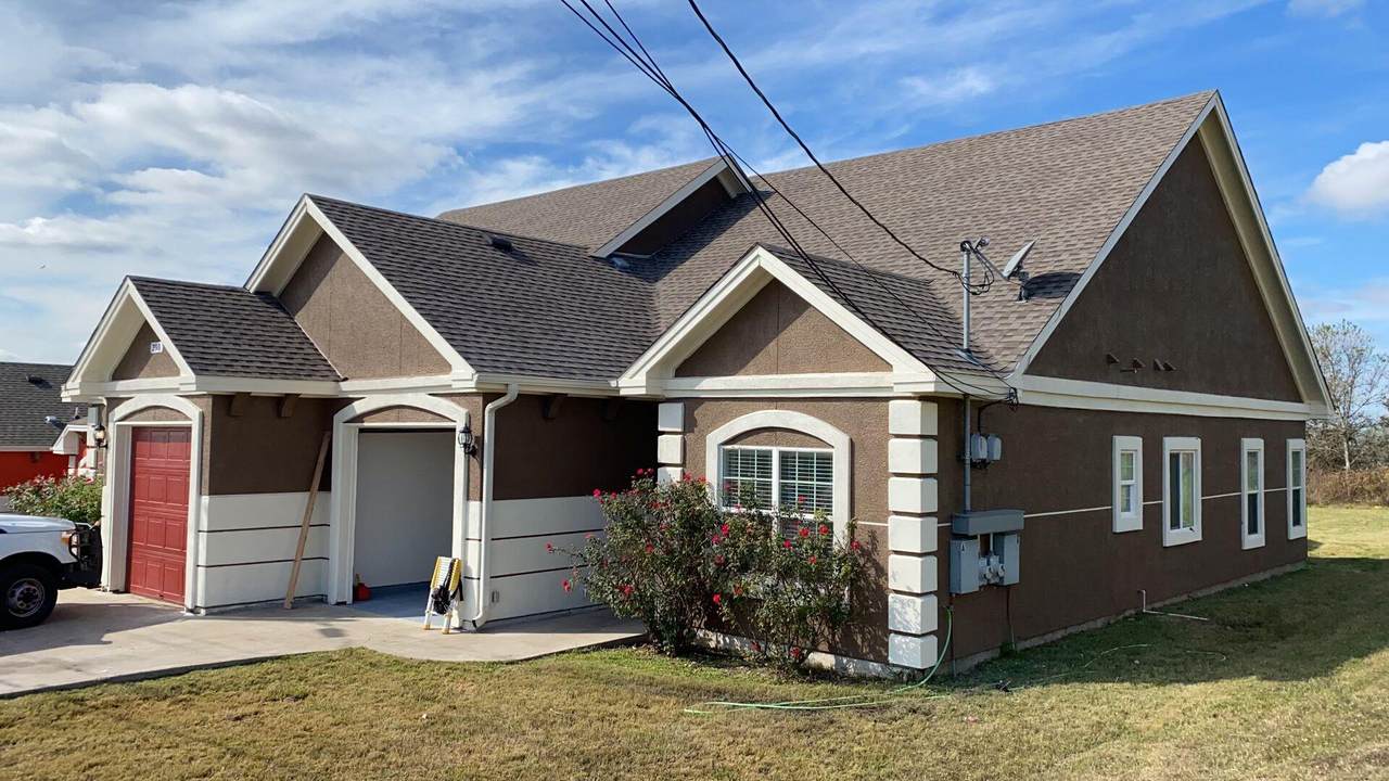 404 Mesa Dr - Photo 1