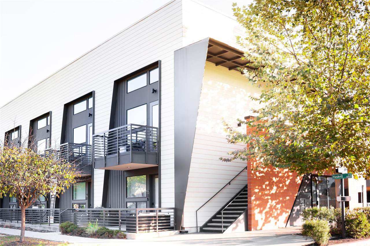 49 Navasota St - Photo 1