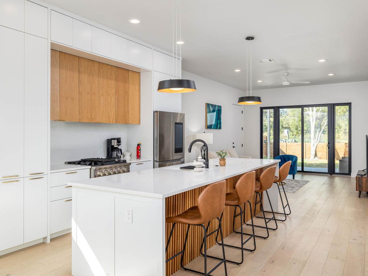 6620 Isabelle Dr - Photo 1