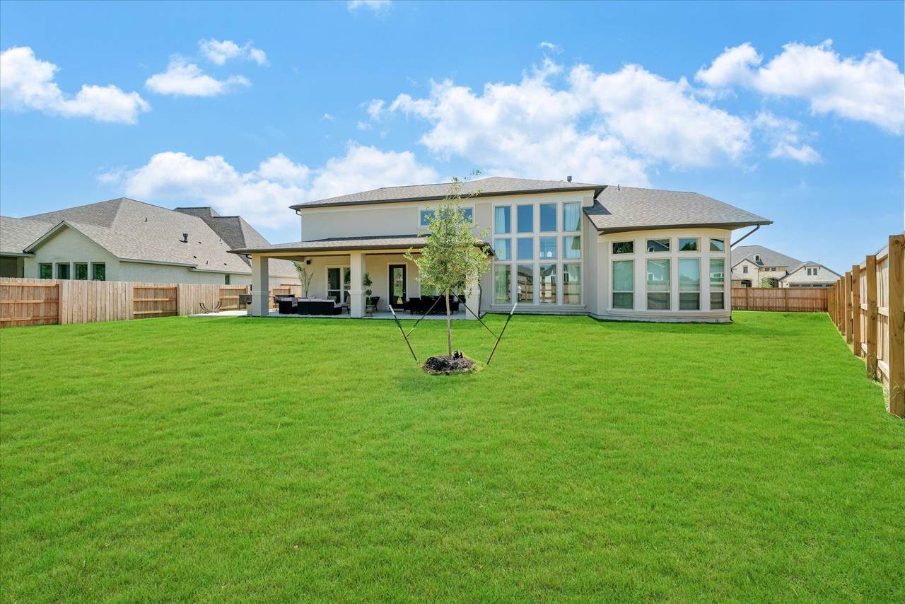 110 Gaston Dr - Photo 1
