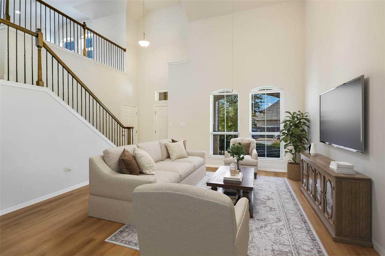 820 Goldilocks Ln - Photo 1