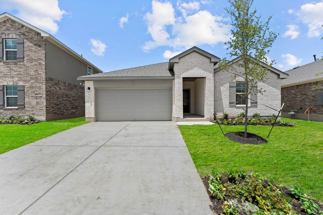 1817 Dandy Brush Dr - Photo 1