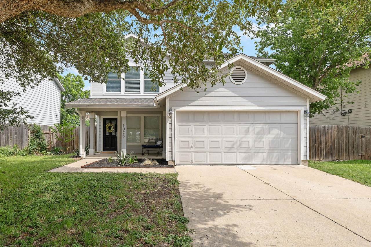 1025 Canterbury Trl - Photo 1