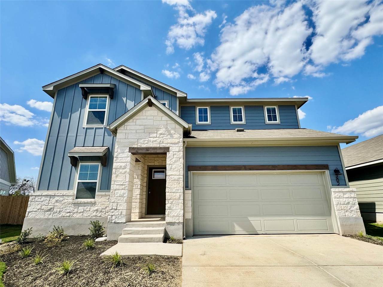 202 Coopers Hawk Crest - Photo 1