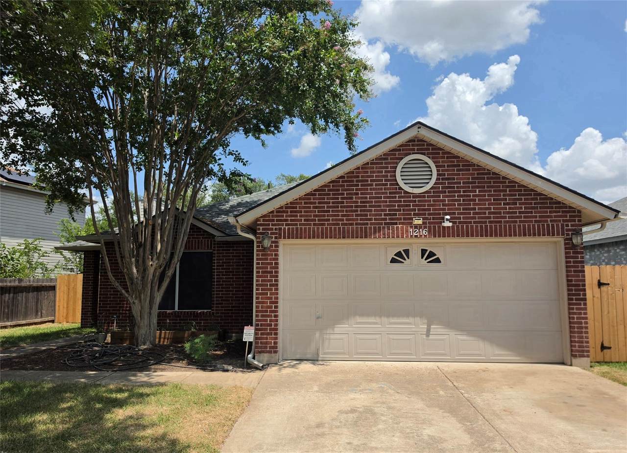 1216 Bradbury Ln - Photo 1