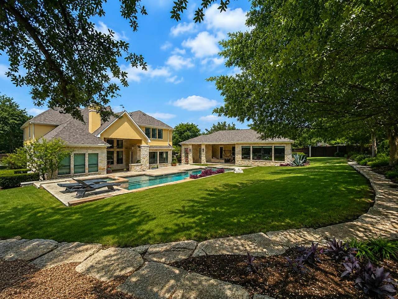 https://bt-photos.global.ssl.fastly.net/austin/1280_boomver_2_6725016-2.jpg