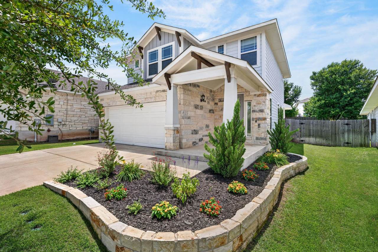 205 Oakstone Dr - Photo 1