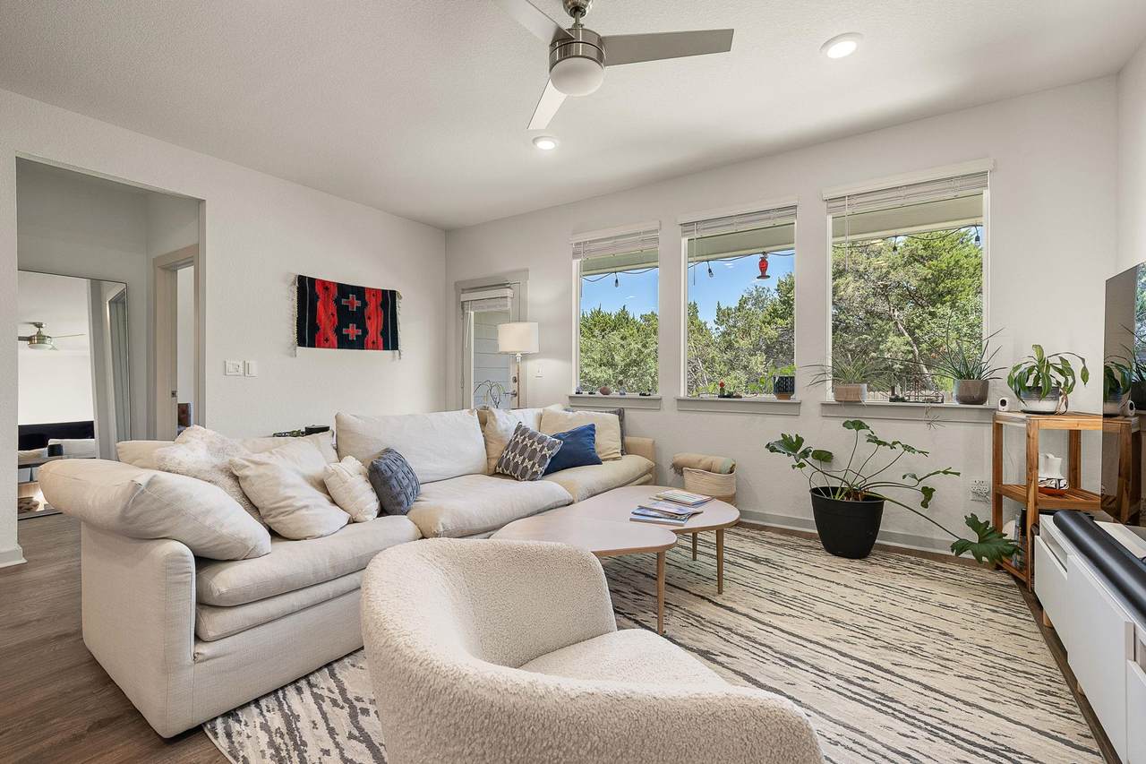 2104 Sisterdale Ln - Photo 1
