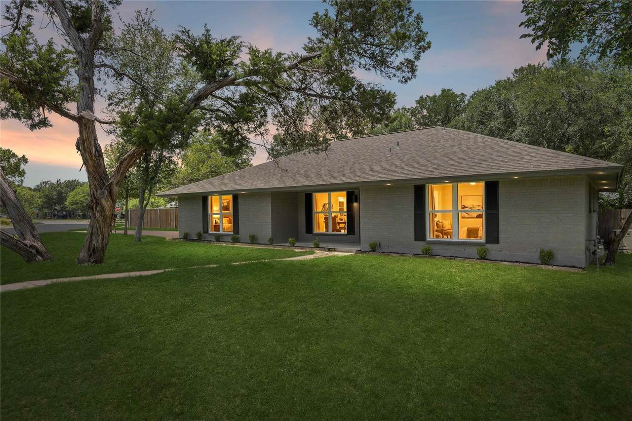 2306 Standish Dr - Photo 1