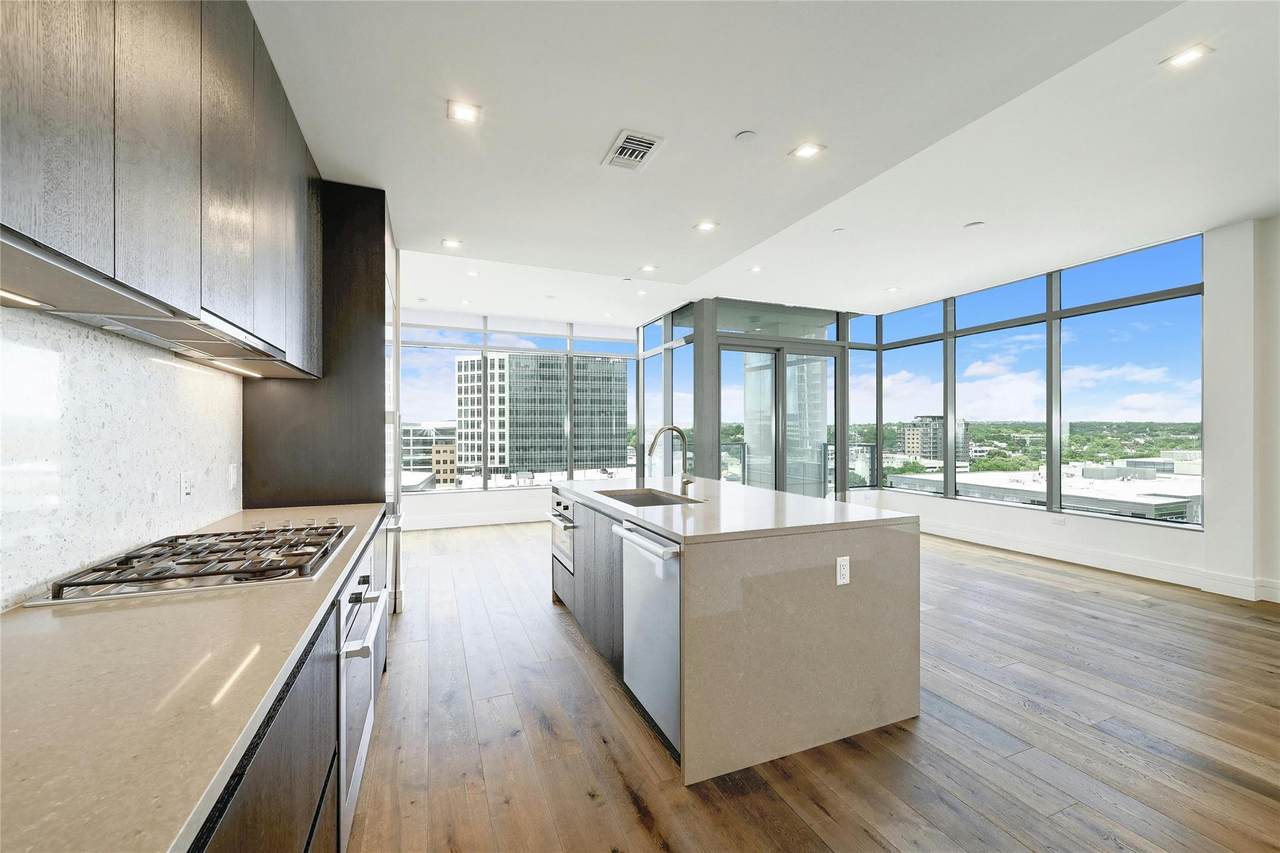 501 West Ave - Photo 1
