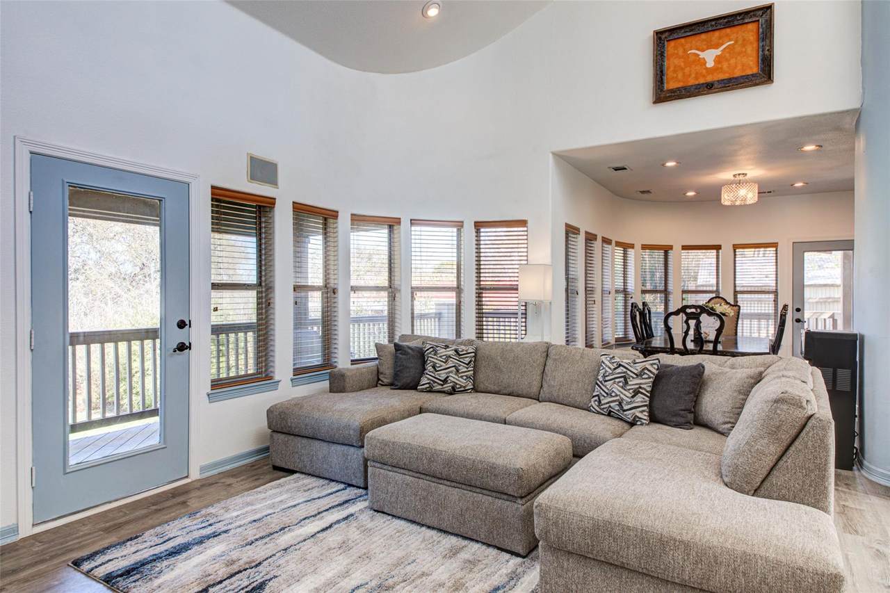 602 Jessie St - Photo 1