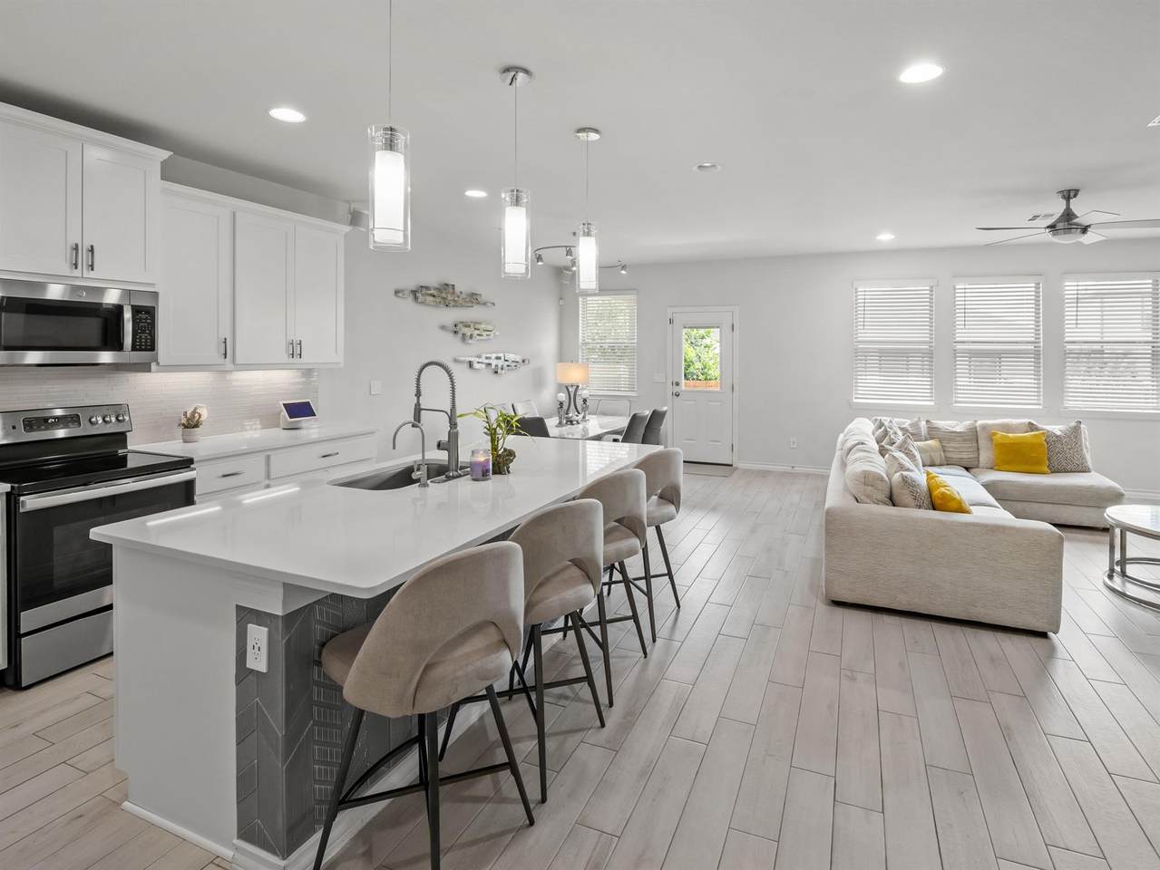 353 Capstone Rd - Photo 1