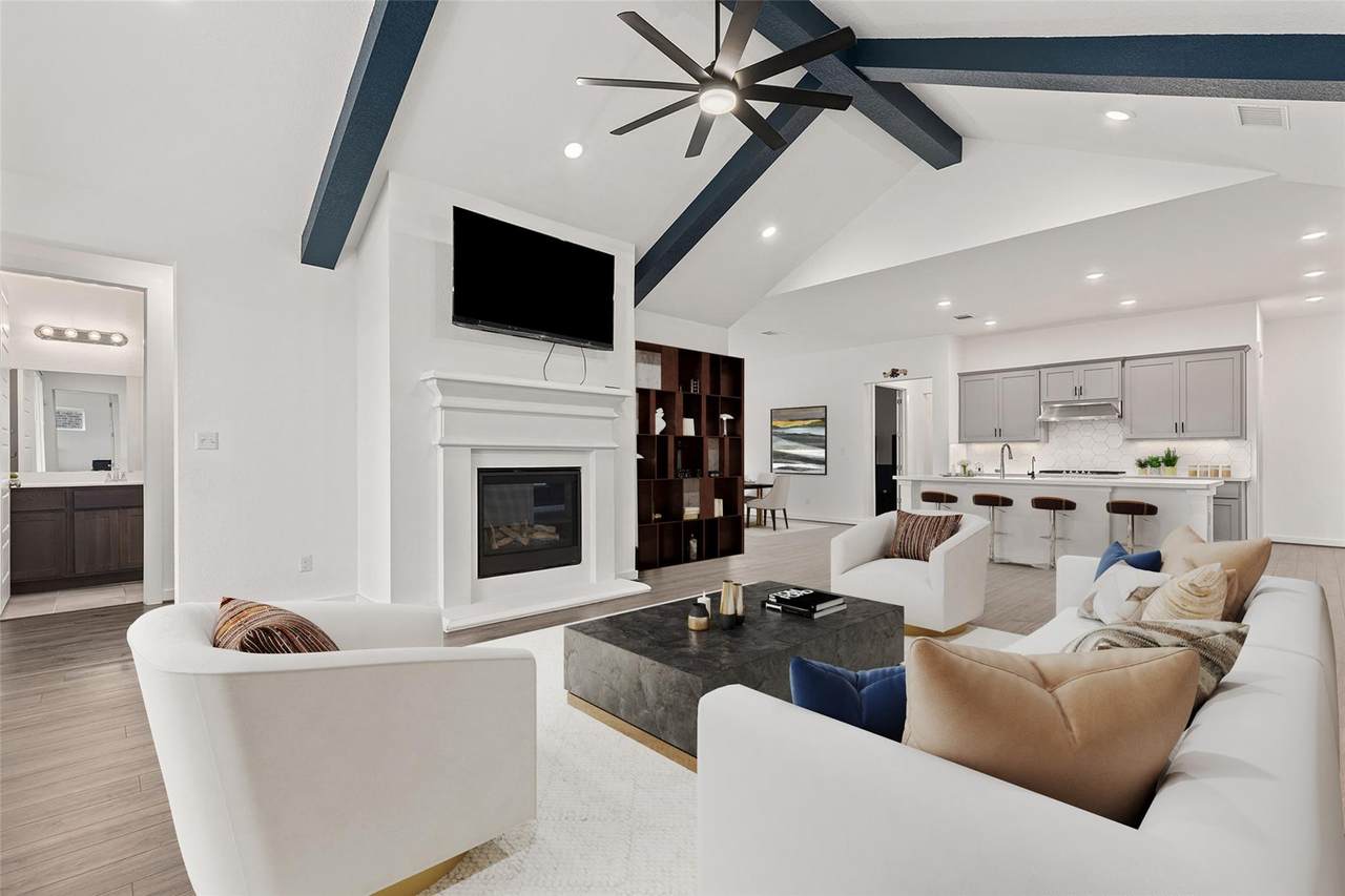 317 Independence Dr - Photo 1