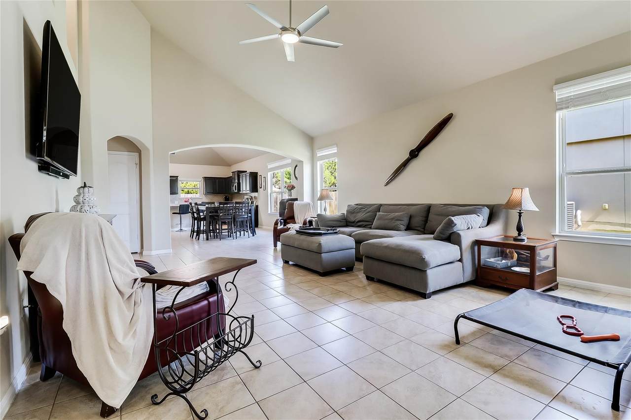 1425 Hamiltons Way - Photo 1